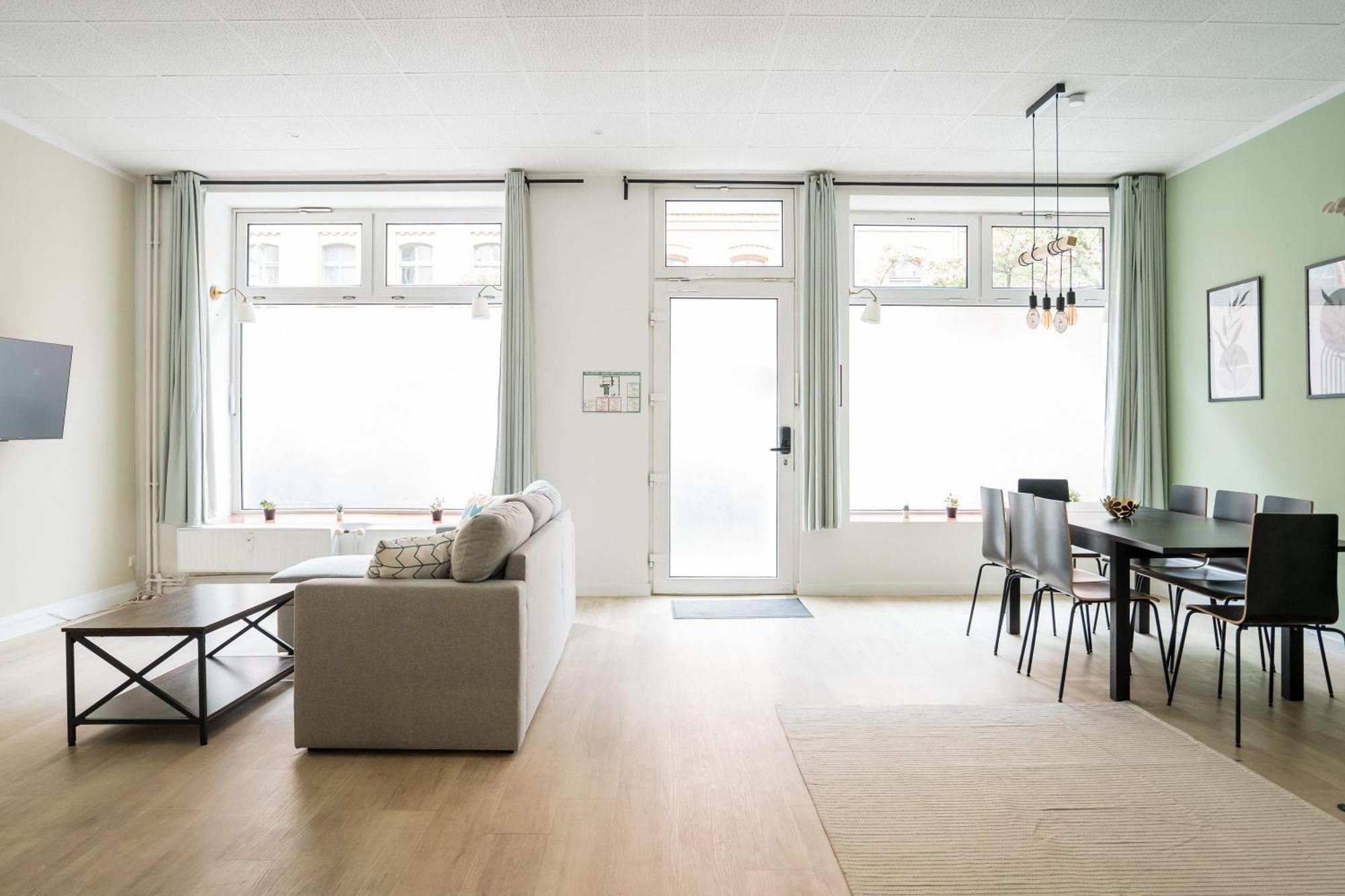 Spacious Family Apartment With 2 Bedrooms Berlin Luaran gambar