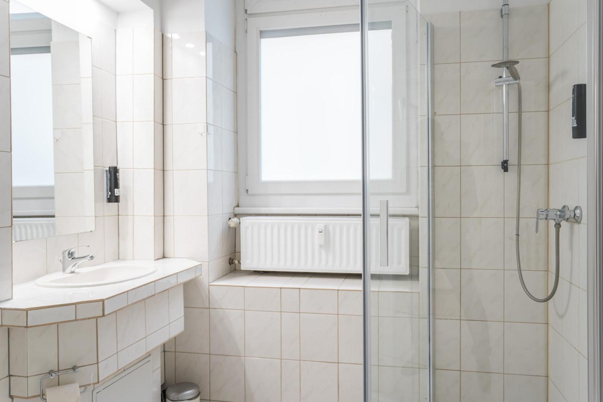 Spacious Family Apartment With 2 Bedrooms Berlin Luaran gambar